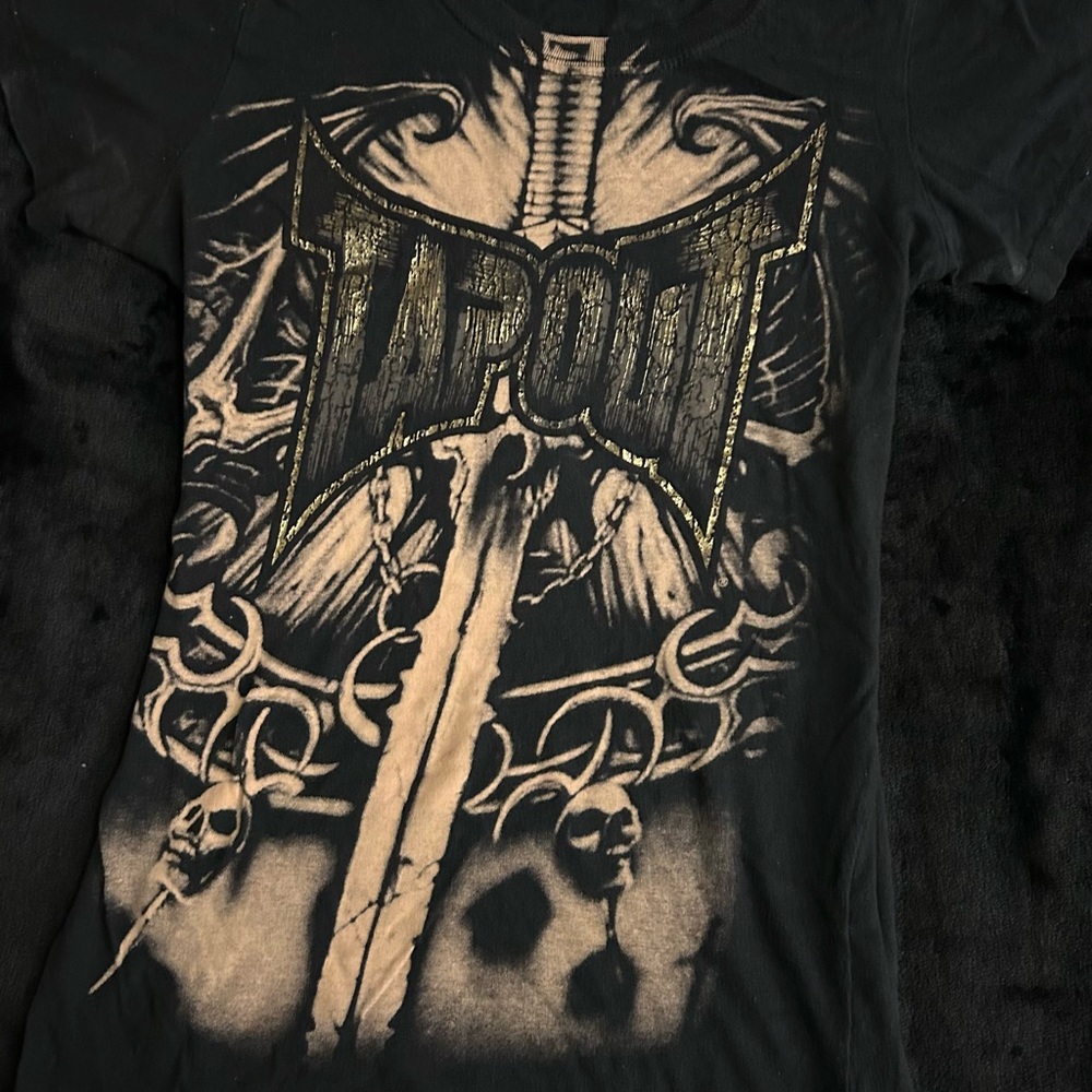 Tapout Black and Beige Graphic Tee